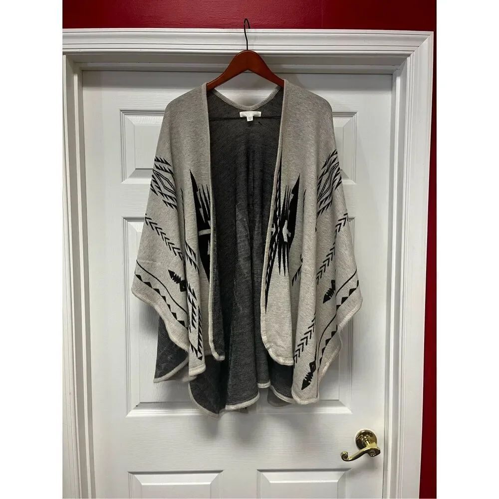 Gray Acrylic Tribal Blanket Shawl Wrap O/S EUC